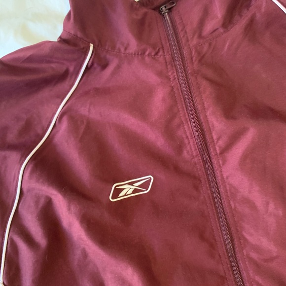 ๐SOLD ON DEPOP ๐ Burgundy Reebok Windbreaker - Picture 4 of 8